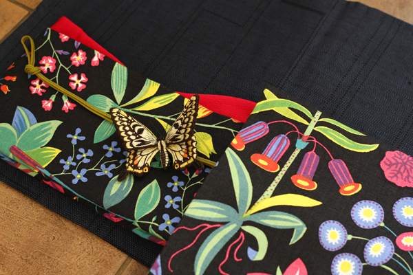祖母の大島と私が仕立てた帯とオフフープ®立体刺繍の帯留め_e0333647_15334264.jpg
