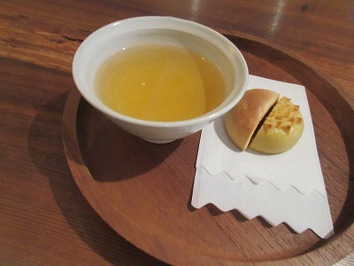 パイナップルケーキの食べ比べ・・・⑥_b0143308_21411438.jpg
