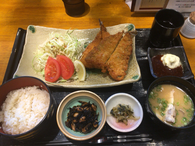 薬院 博多海鮮処 しらすくじら 明神丸 ランチのアジフライ定食がいいゾ よっしゃ食べるで 遊ぶで 薬院 博多海鮮処 しらすくじら 明神丸 ランチのアジフライ定食がいいゾ よっしゃ食べるで 遊ぶで