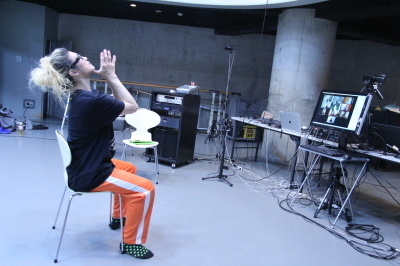 オンラインでダンス・クラス始まる_d0178431_13540080.jpg