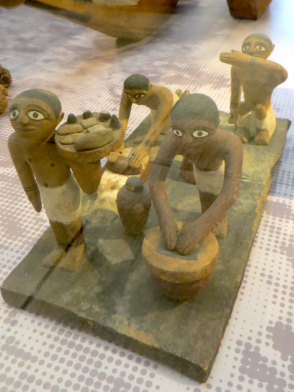 エジプト博物館 パンこね・パン作り職人像、イタリア トリノ_f0234936_802085.jpg