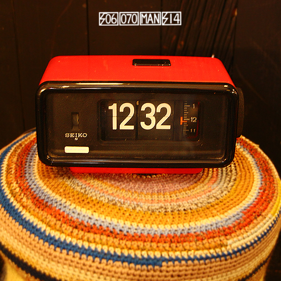 1970s Vintage SEIKO 赤いパタパタ時計 セイコー : アンティーク