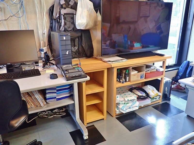 小さな机がようやく完成しました! ⑩_c0336902_19561910.jpg
