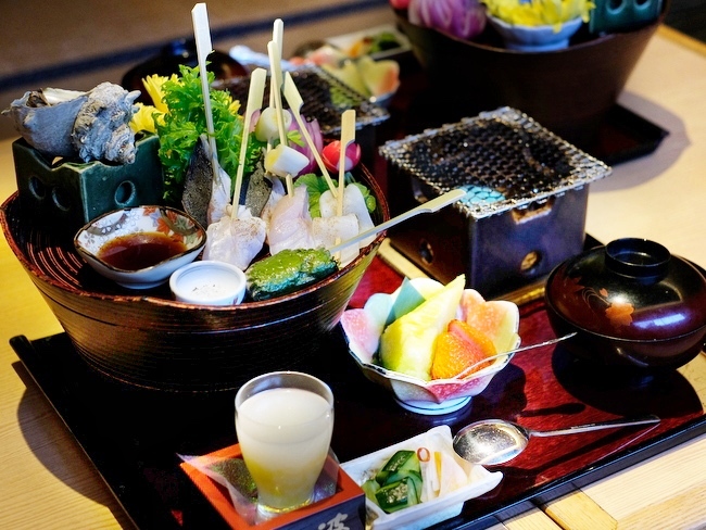 「千葉・館山 波奈総本店の館山炙り海鮮丼」_a0000029_15210235.jpeg