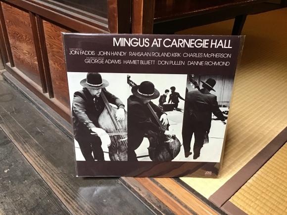 MINGUS AT CARNEGIE HALL / CHARLES MINGUS_e0230141_14595252.jpeg