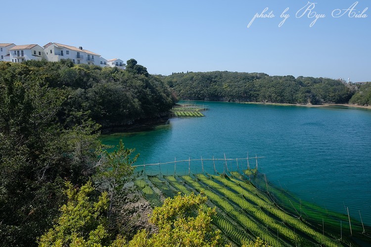 海近くから見た地中海村_f0332795_08581337.jpg
