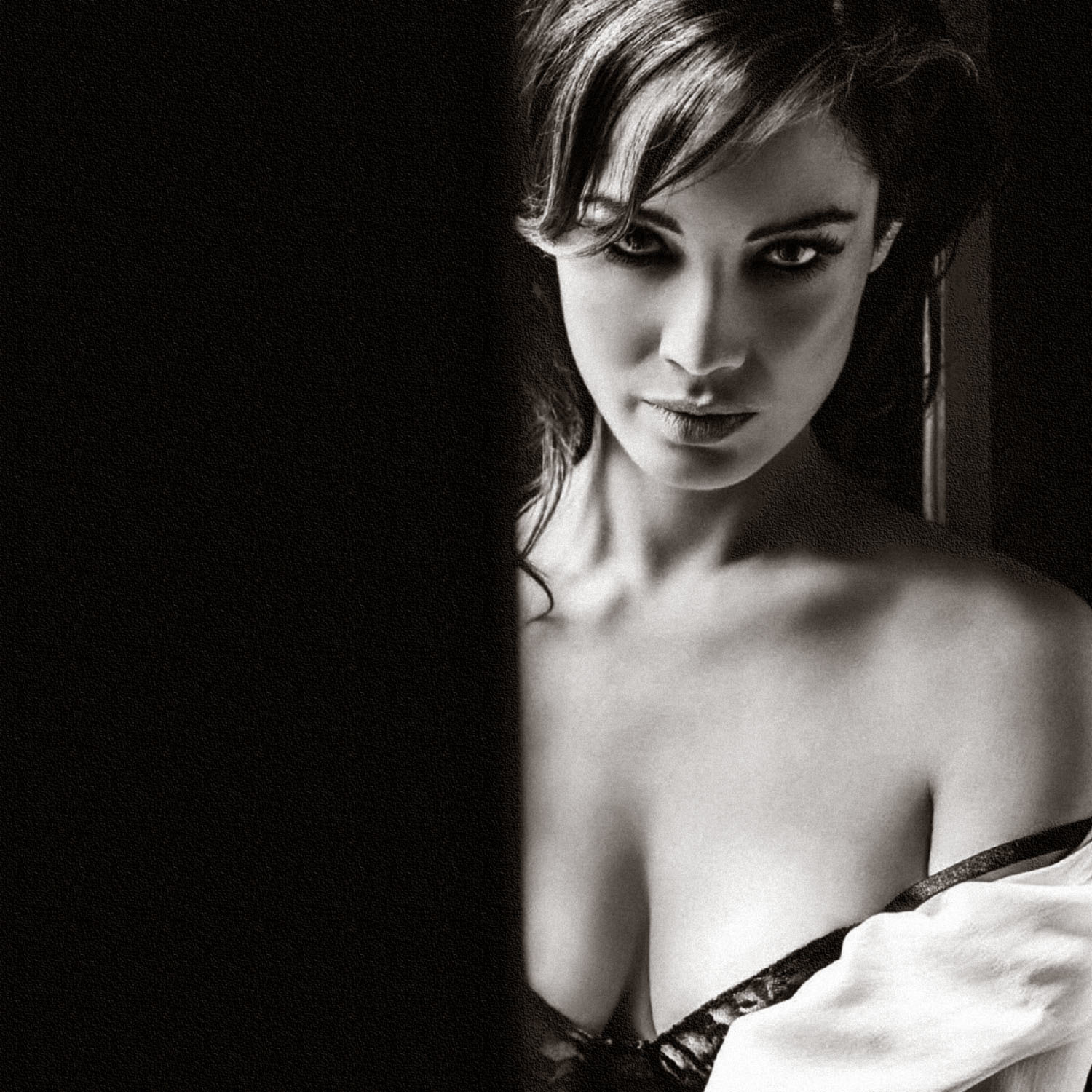ベレニス マーロウ Berenice Marlohe 美女落ち穂拾い0519 夜ごとの美女