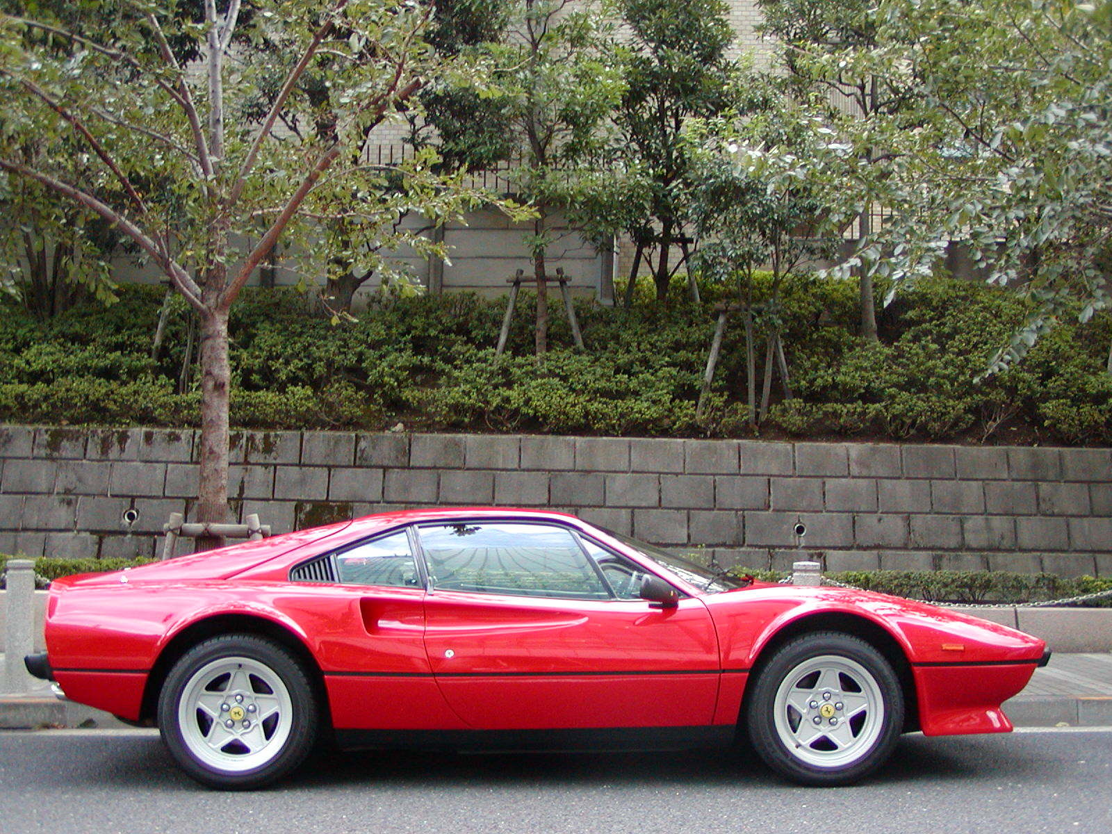 small Ferrari の造形の変化_a0129711_22455844.jpg