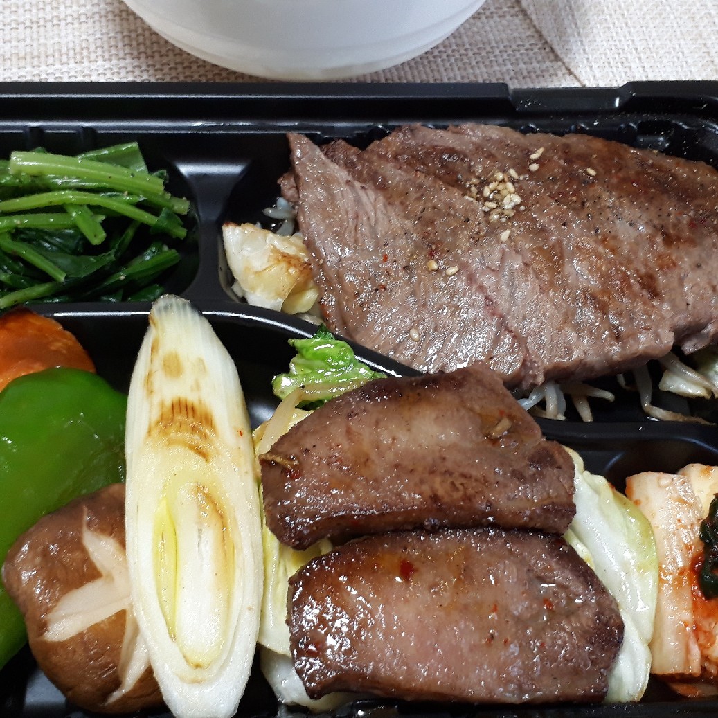 ステーキ弁当お持ち帰り_c0226331_11450442.jpg