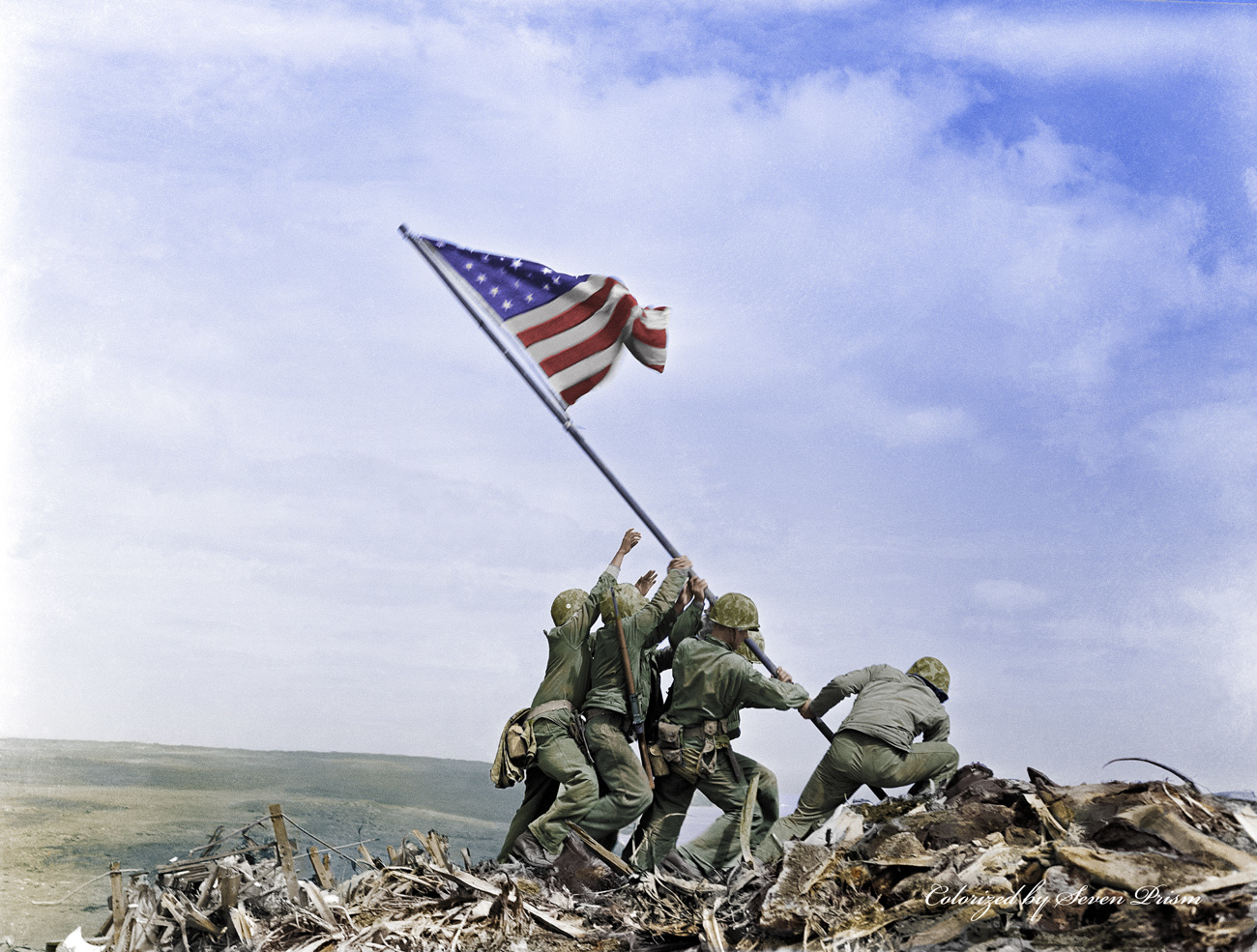 摺鉢山に掲げられる星条旗 1945年 : Colorized War and Peace