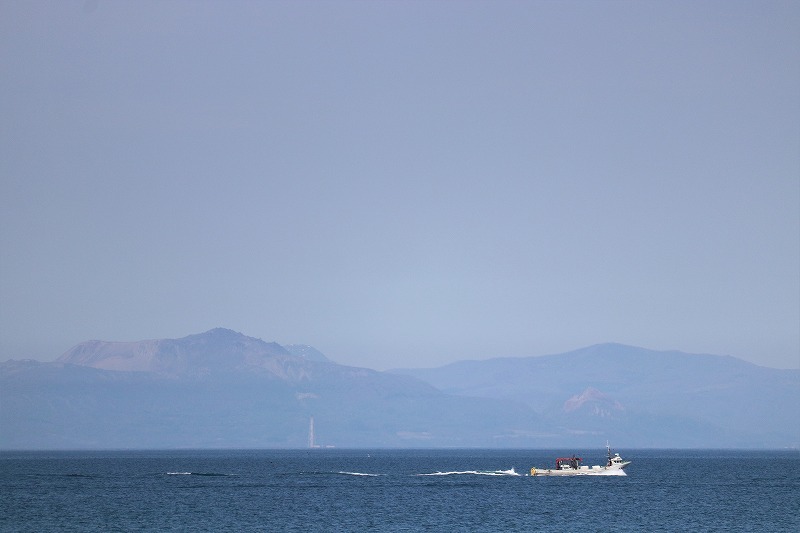 5月15日    内浦湾（噴火湾）の海を見て　_b0250154_06053061.jpg