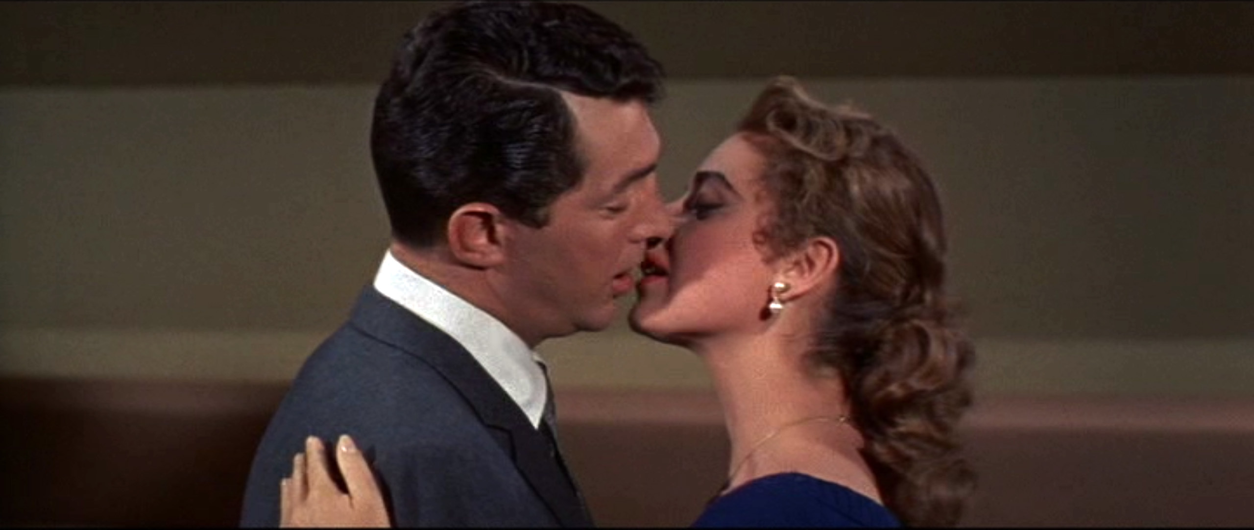 アナ・マリア・アルバゲッティ(Anna Maria Alberghetti)「Ten Thousand Bedrooms」(1957)・・・④_e0042361_19375977.jpg