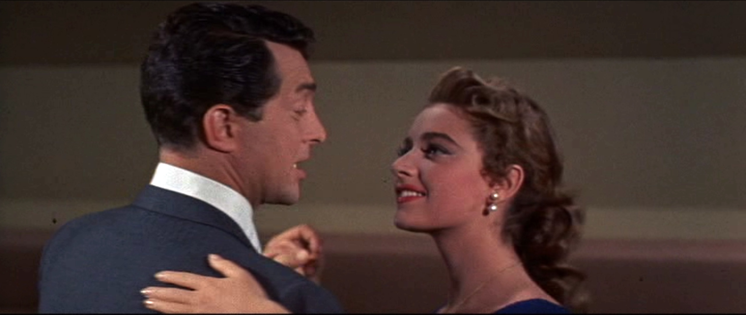 アナ・マリア・アルバゲッティ(Anna Maria Alberghetti)「Ten Thousand Bedrooms」(1957)・・・④_e0042361_19381151.jpg