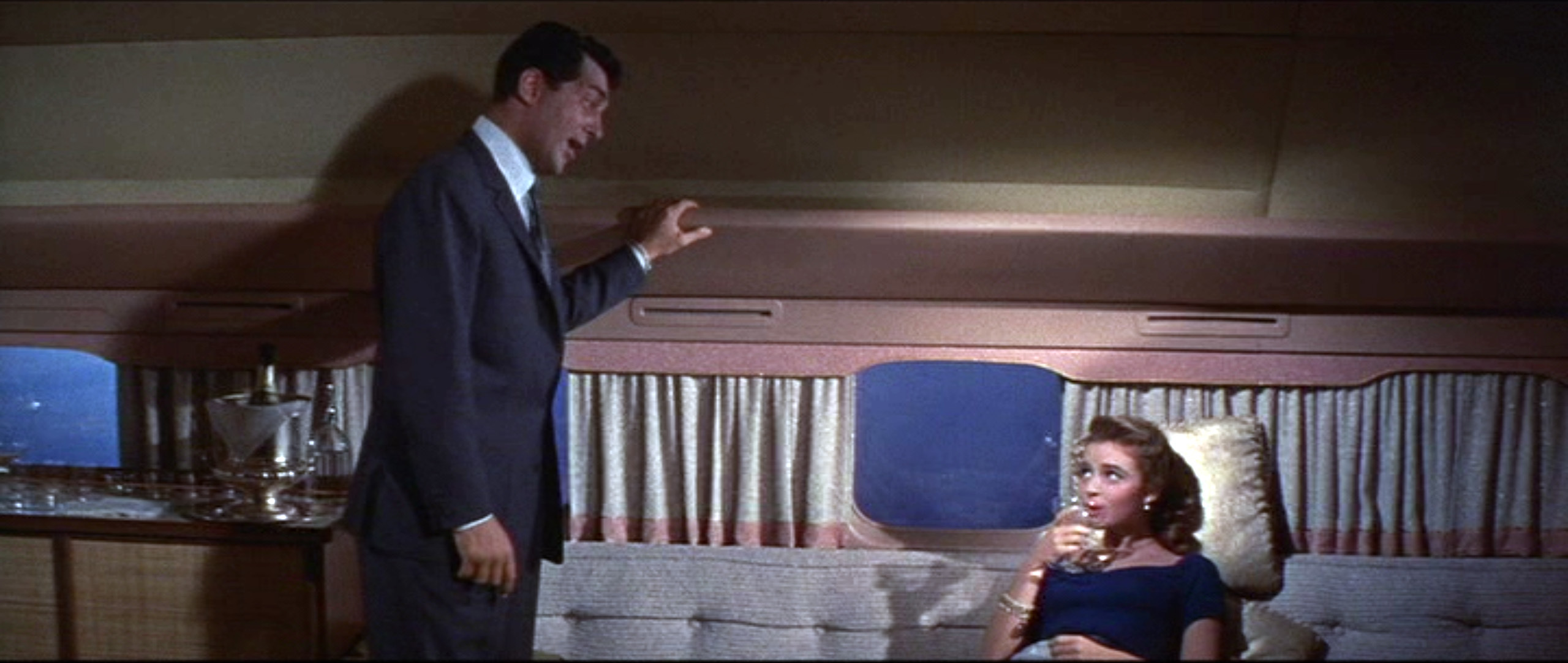 アナ・マリア・アルバゲッティ(Anna Maria Alberghetti)「Ten Thousand Bedrooms」(1957)・・・④_e0042361_19383696.jpg