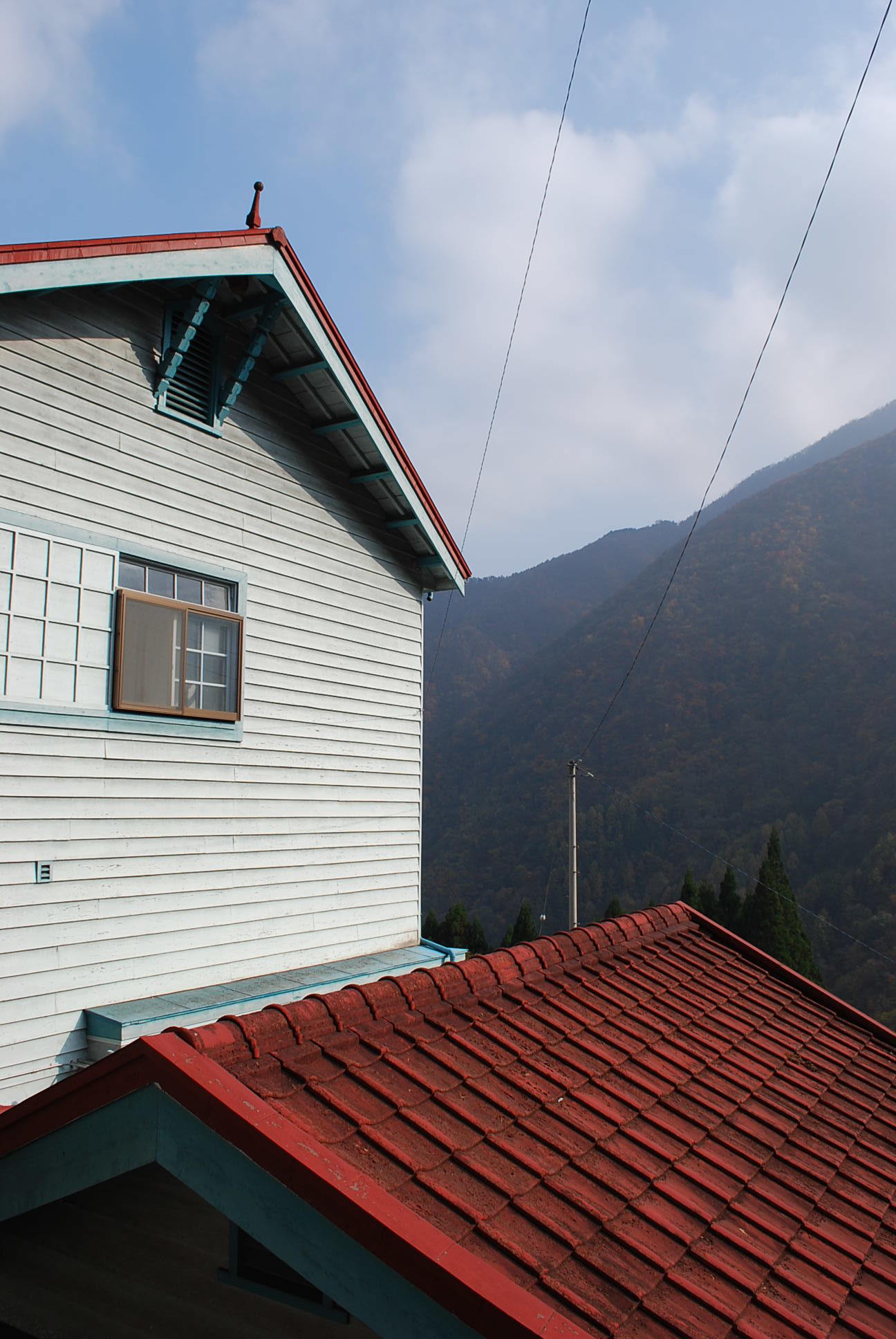 埼玉県秩父市の旧大滝村立小学校上中尾分校(建築家・山中節治作品研究)_f0142606_06392450.jpg