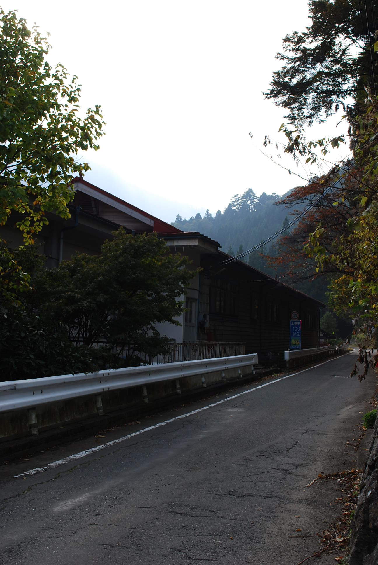 埼玉県秩父市の旧大滝村立小学校上中尾分校(建築家・山中節治作品研究)_f0142606_06411492.jpg