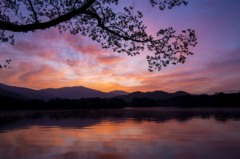 桧原湖の夜明け_d0370716_15474097.jpg