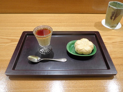 表参道「日本料理 太月」へ行く。_f0232060_1353889.jpg