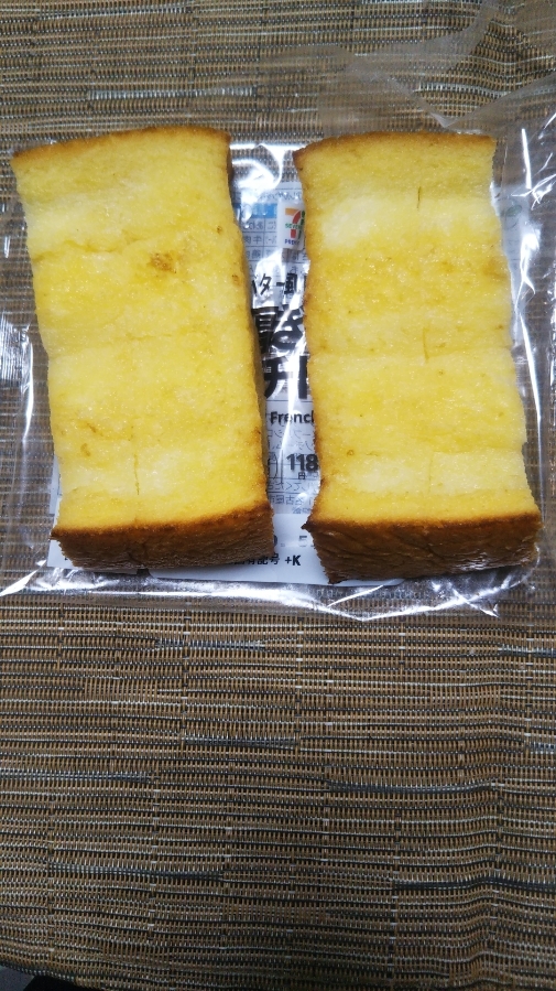 セブンプレミアム バター風味の厚ぎりフレンチトースト_f0076001_21463956.jpg