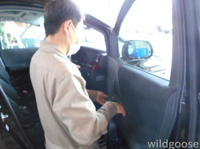 ANH20ヴェルファイア ドアロック修理中(*\'O\'*)_c0213517_15432314.jpg