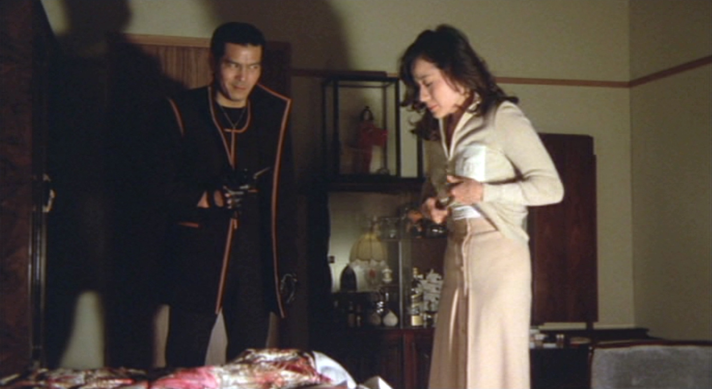 池玲子(Reiko Ike)「黄金の犬」(1979)《Part 1》_e0042361_20230226.jpg