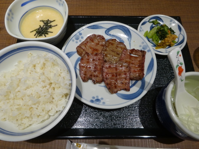 オトーさんのランチ ~ 牛たん定食_b0405262_20163890.jpg