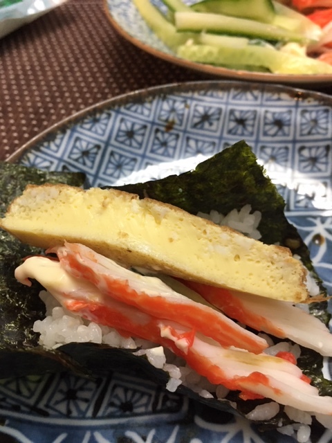 家にあるもので手巻き寿司_e0350971_22484273.jpg