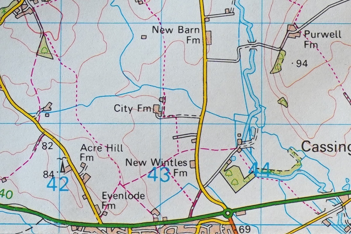ガチ撮りされた英国陸地測量部の地図_d0353489_13104774.jpg