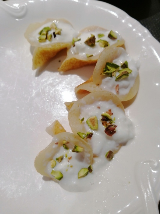 中東のお菓子「カターイフ」_c0149408_16055878.jpg