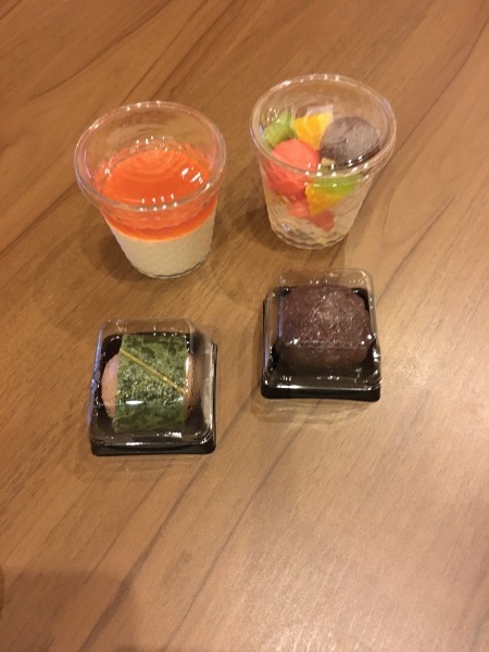 【追分1000m林道】森香るお菓子 くろもじ庵_d0035921_12221251.jpg