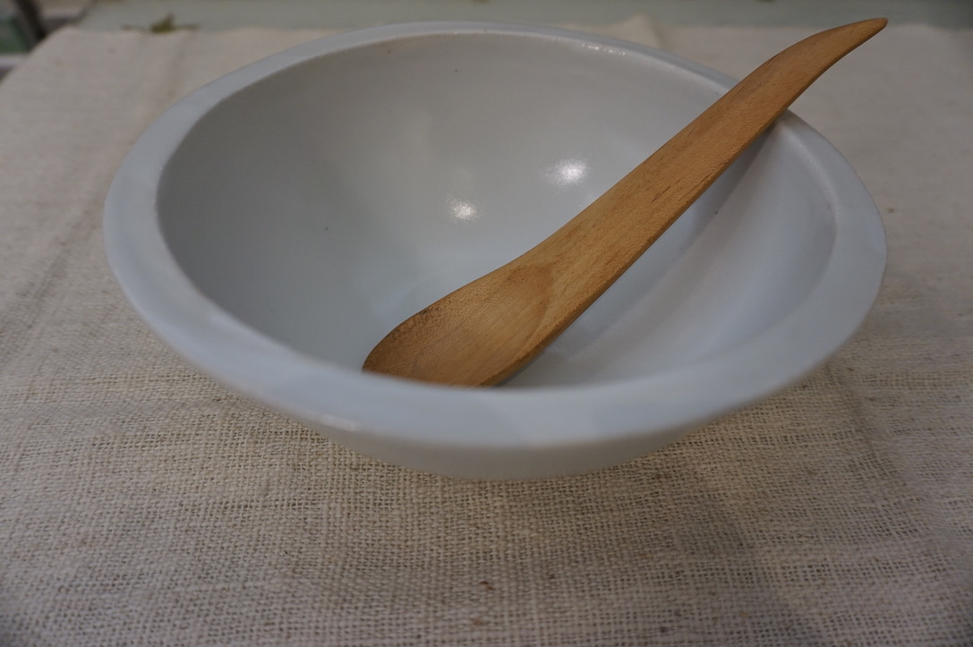 届いたばかりの白いうつわ_b0132442_17445967.jpeg