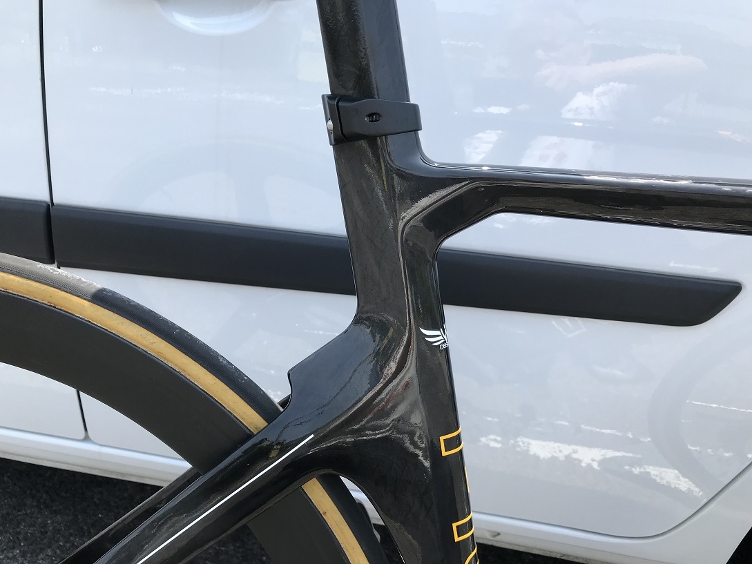 MBK トラックレーサー カーボンプロ 2020シェイクダウン ロード MBK トラックレーサー カーボンプロ 2020シェイクダウン ロード