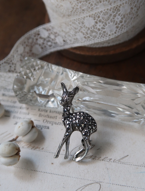 Marcasite 鹿のブローチ_b0113868_22394880.jpg