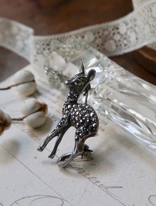 Marcasite 鹿のブローチ_b0113868_223950100.jpg