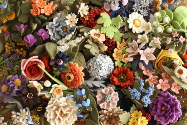 新刊 いちばんちいさなフェルトの花アクセサリー が本日発売です フェルタート R オフフープ R 立体刺繍作家pienisieniのブログ 新刊 いちばんちいさなフェルトの花アクセサリー が本日発売です フェルタート R オフフープ R 立体刺繍作家pienisieniのブログ