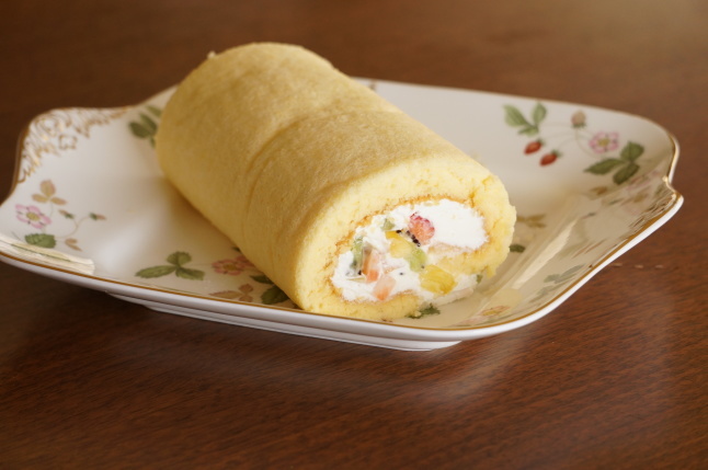 89歳おめでとう！フルーツロールケーキ_d0348118_14103140.jpeg
