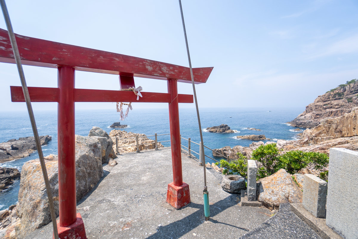 絶景スポット、臼碆竜宮神社祠_a0077663_15363044.jpg