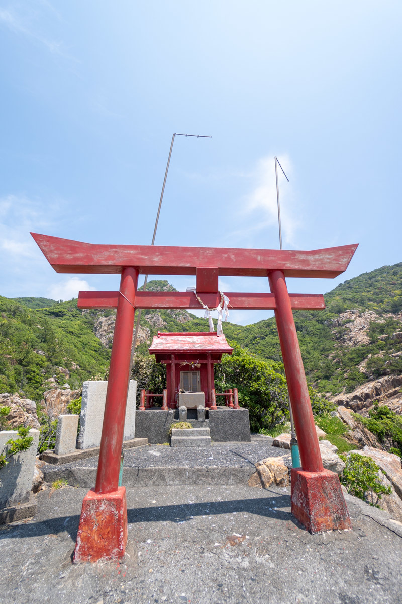 絶景スポット、臼碆竜宮神社祠_a0077663_15380880.jpg