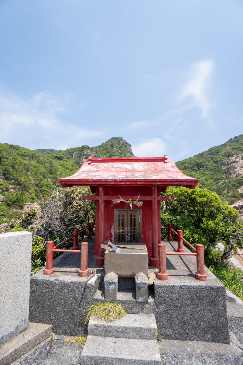 絶景スポット、臼碆竜宮神社祠_a0077663_15385232.jpg