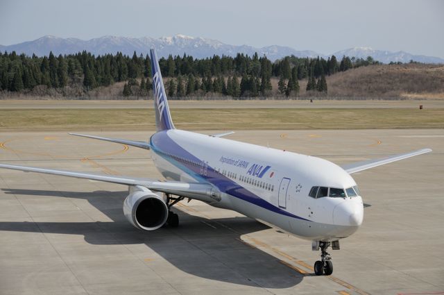 秋田空港訪問の2日目 蜜蜂的写真日記 秋田空港訪問の2日目 蜜蜂的写真日記