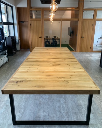 MEETING TABLE_c0146581_15202698.jpg