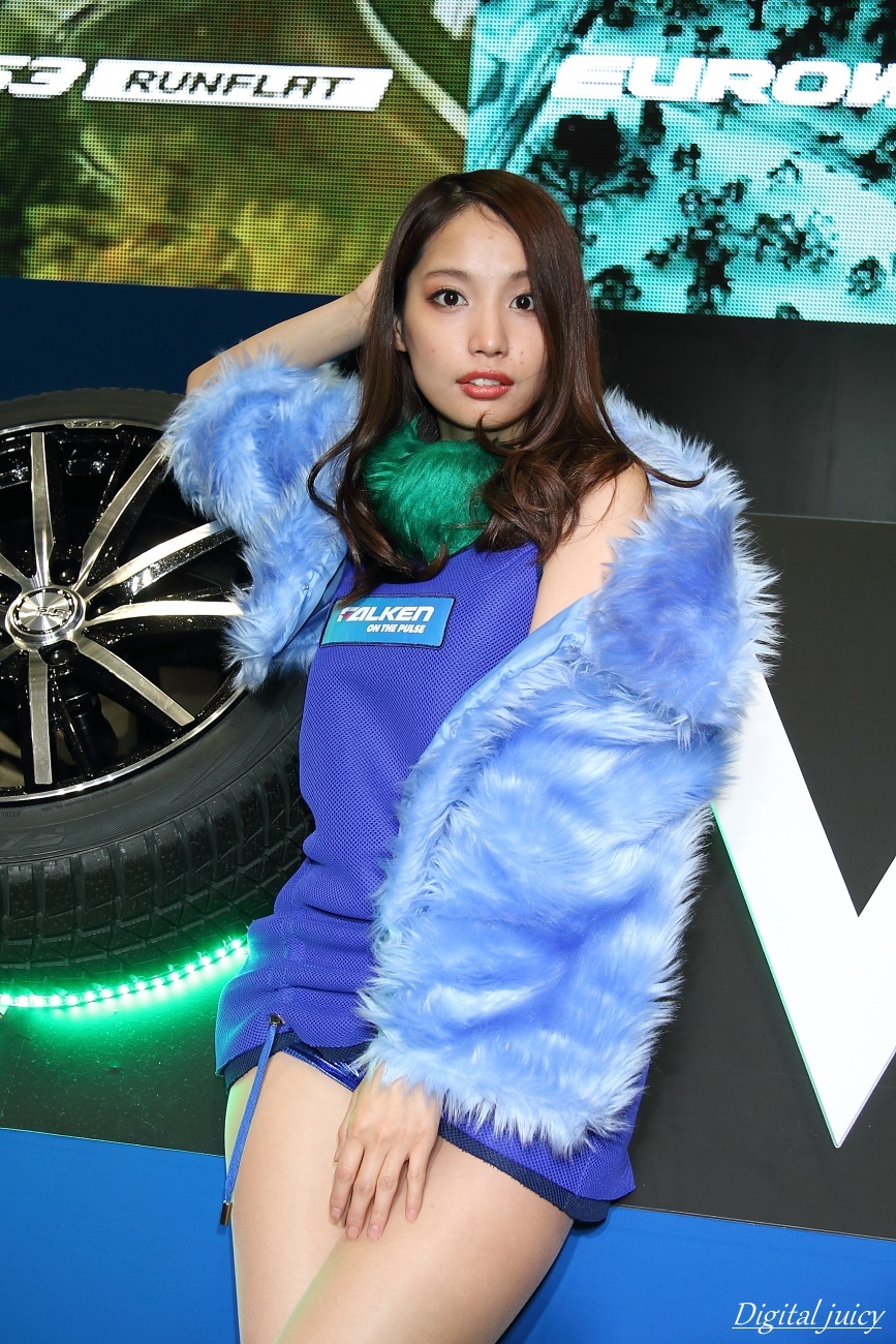 蒼怜奈 蒼怜奈 さん（FALKEN ブース） : Digital juicy