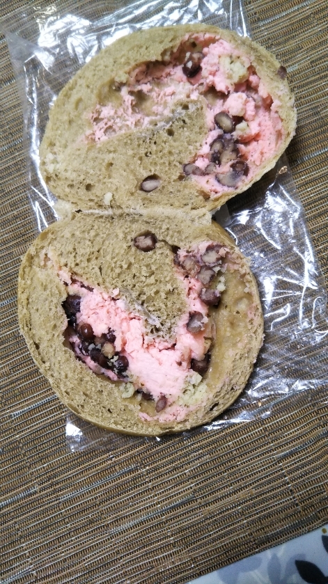 カリンベーグル カフェラテ・桜_f0076001_22050160.jpg