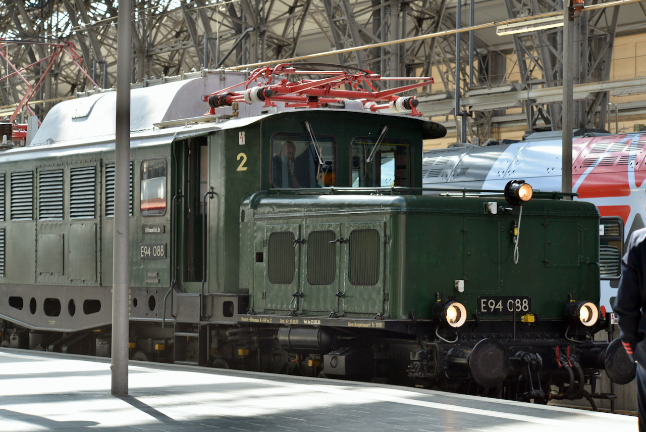 鉄道車輌の DIN いまむかし_e0175918_00463163.jpg