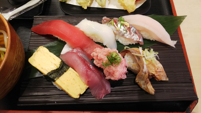沼津市「流れ鮨 魚がし 沼津片浜店」プレミアムメンズランチ999円!_c0404632_23124997.jpg