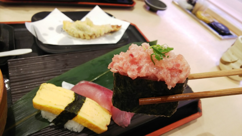 沼津市「流れ鮨 魚がし 沼津片浜店」プレミアムメンズランチ999円!_c0404632_23125850.jpg
