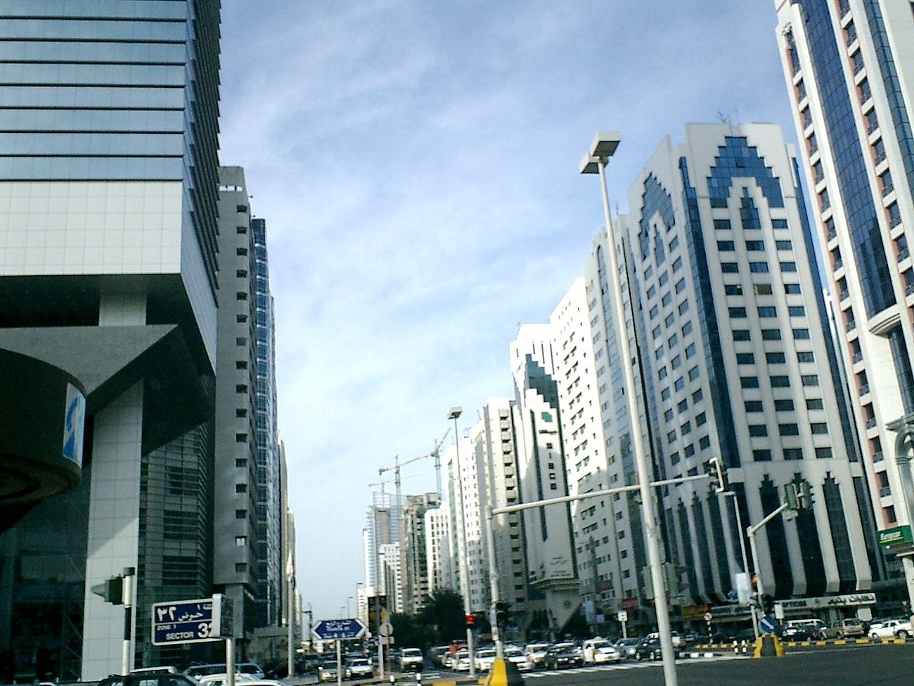 アラブ首長国連合のアブダビ : レトロな建物を訪ねて