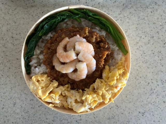 今日のお弁当[海老のせキーマカレー]_d0327373_14374236.jpeg