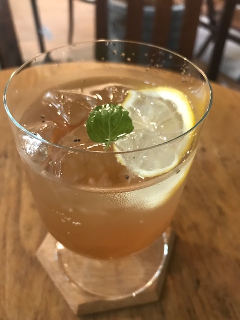 アンティークショップのカフェ_f0204295_16511824.jpg