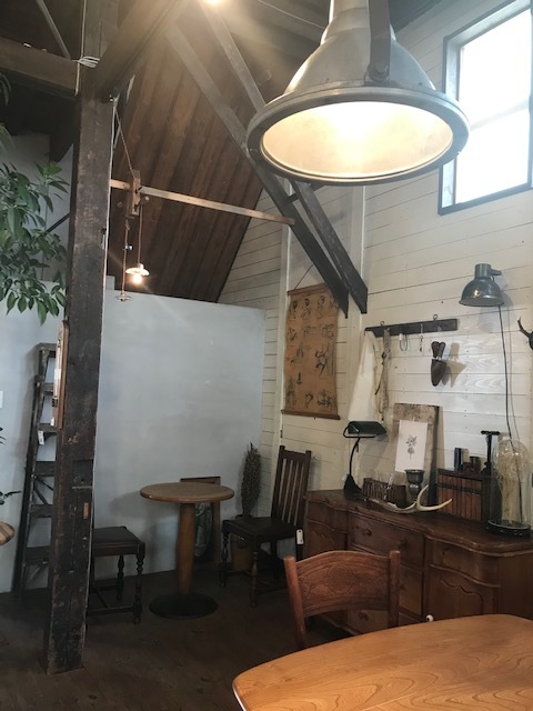 アンティークショップのカフェ_f0204295_16513179.jpg